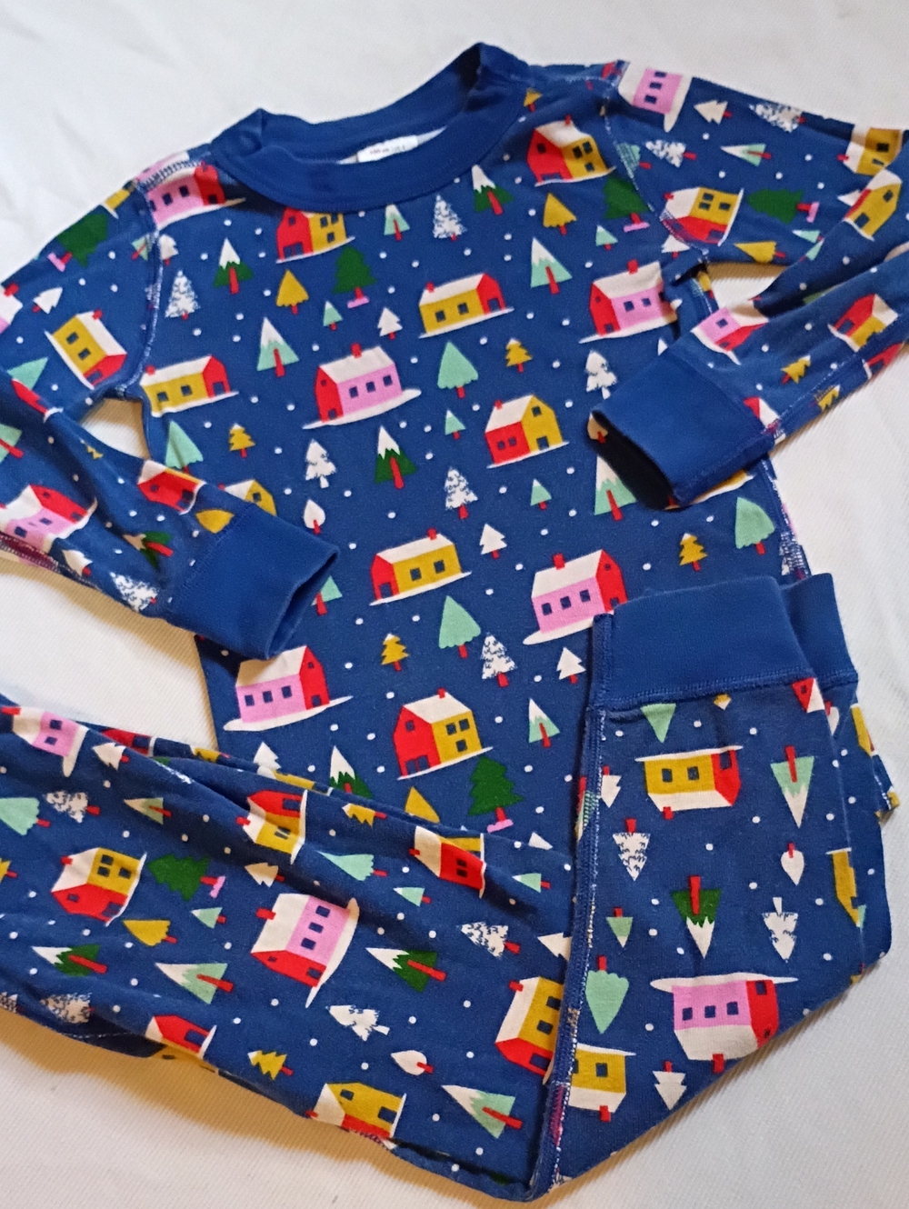 Hanna Andersson Blue Holiday Cottage Print Pajama Set